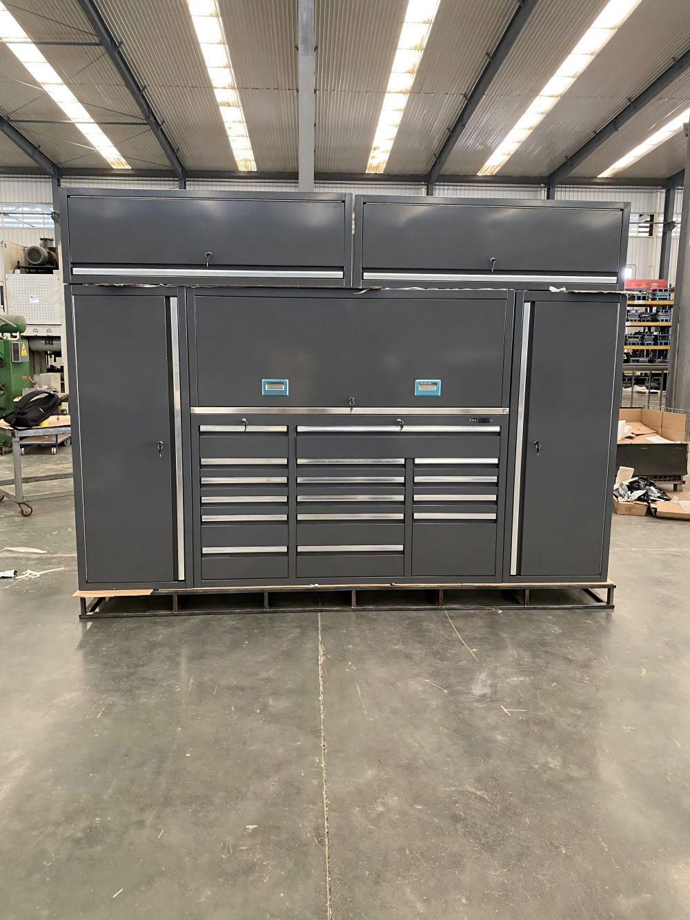 Nuovi mobili per garage di design